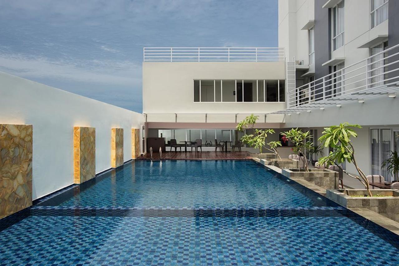 Hotel Santika Pekalongan Exteriör bild