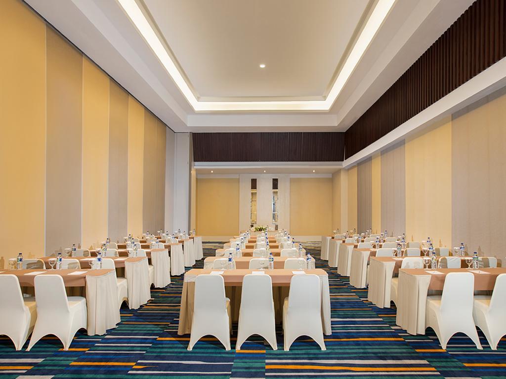 Hotel Santika Pekalongan Exteriör bild