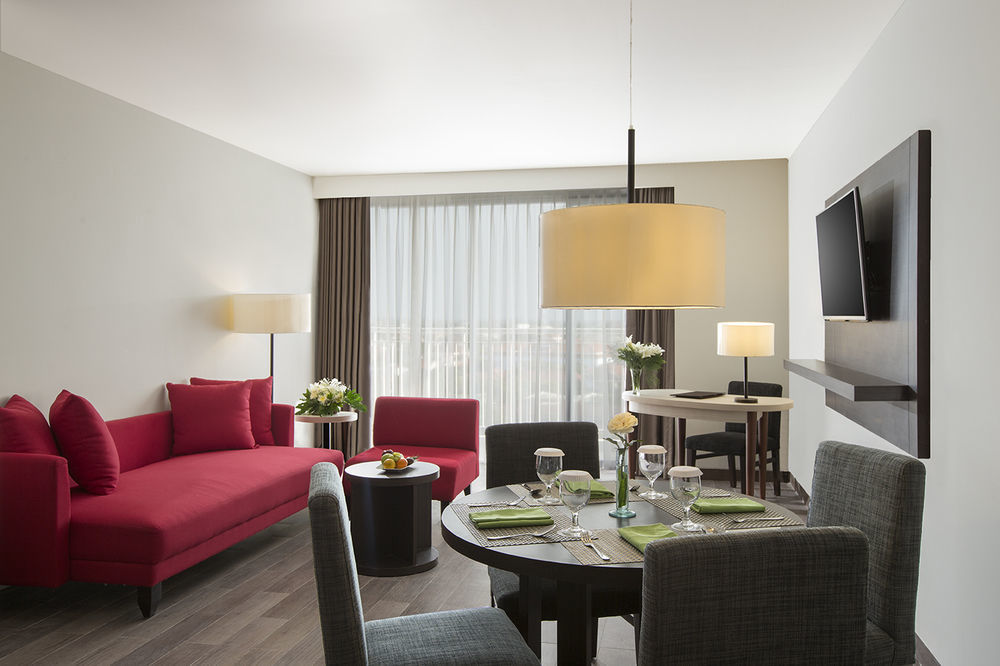 Hotel Santika Pekalongan Exteriör bild
