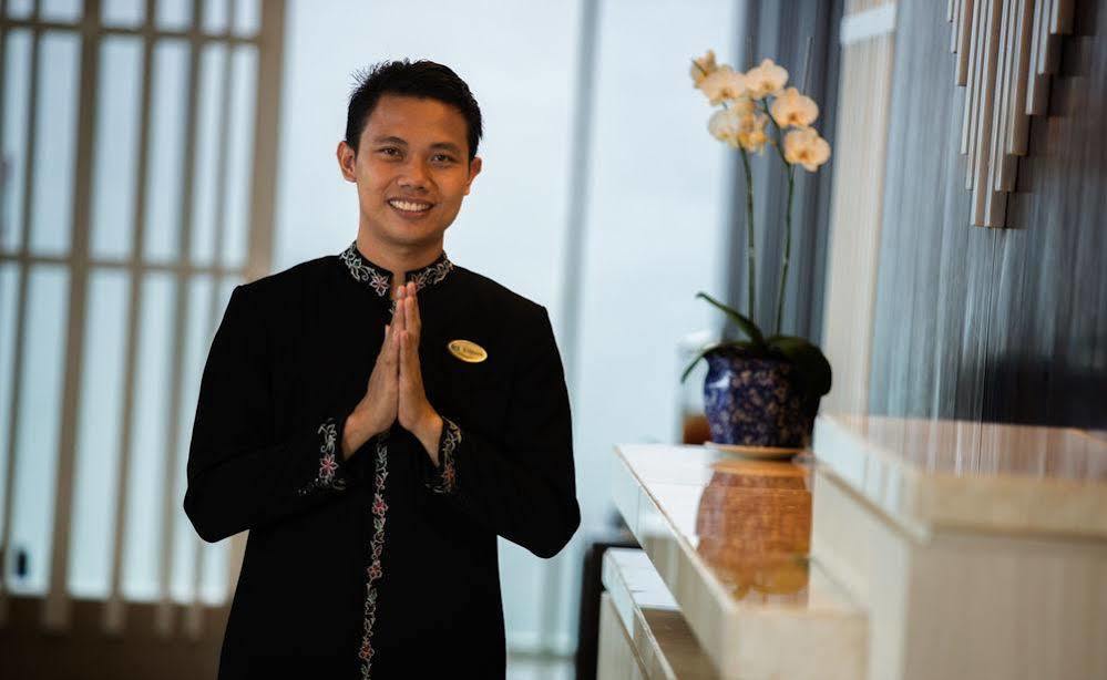 Hotel Santika Pekalongan Exteriör bild